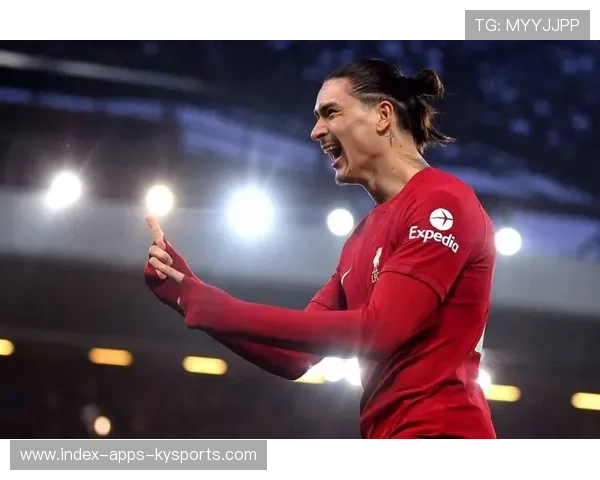 利物浦前场连击，努涅斯胸部停球凌空爆射