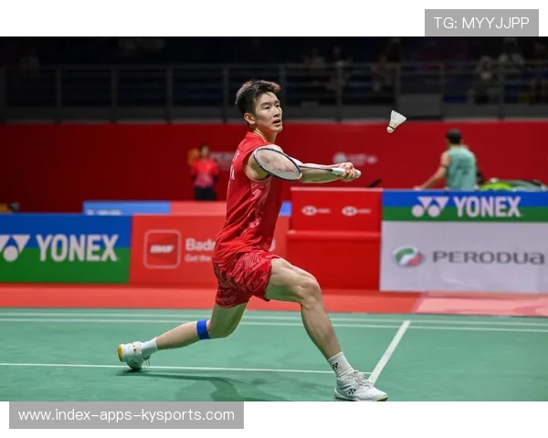 李诗沣网前扑球速度惊人制造连续得分