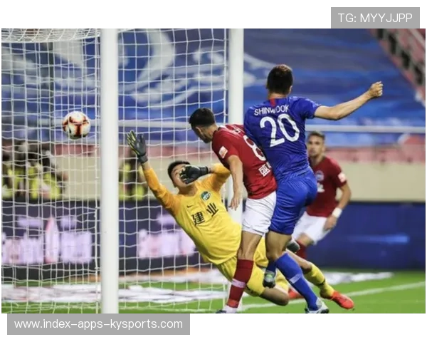 中路连续短传：为锋线创造空间，精彩破门瞬间