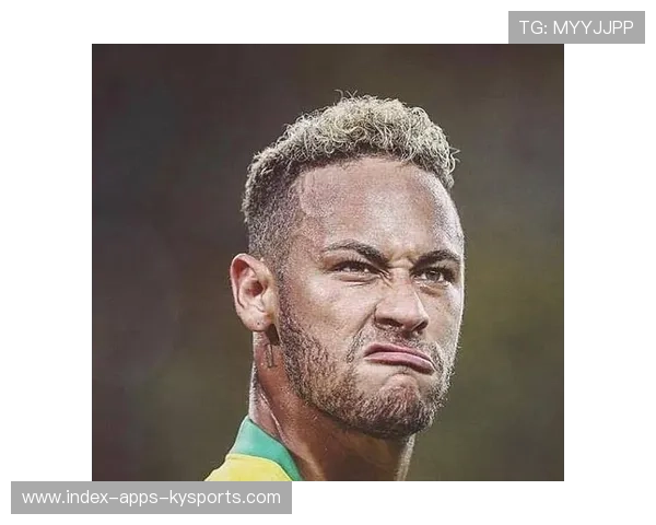 内马尔小范围内频繁控球花活不断：在狭小空间里练就的控球艺术