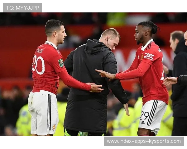 曼联依靠集体推进找回节奏,达洛特传递果断